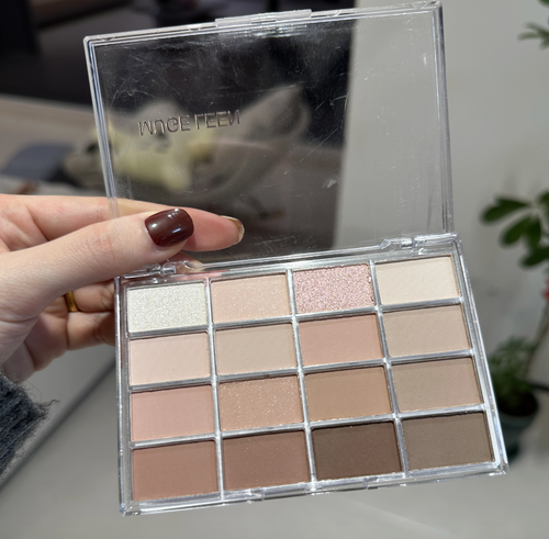 12-Color Earthy Tone Eyeshadow Palette – Matte, Shimmer & Glitter Makeup